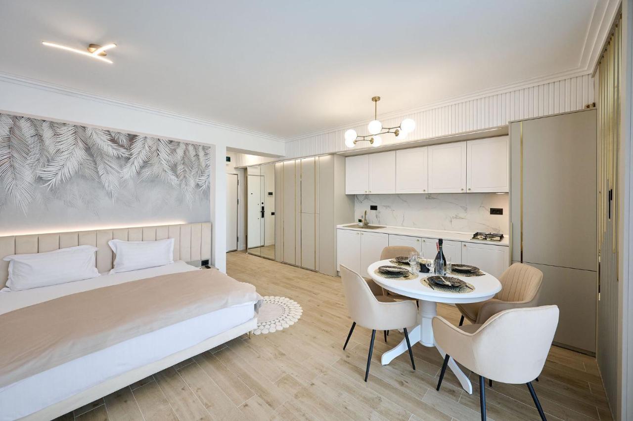 Seaview Luxury Studio In Infinity Beach Resort Mamaia Exteriör bild